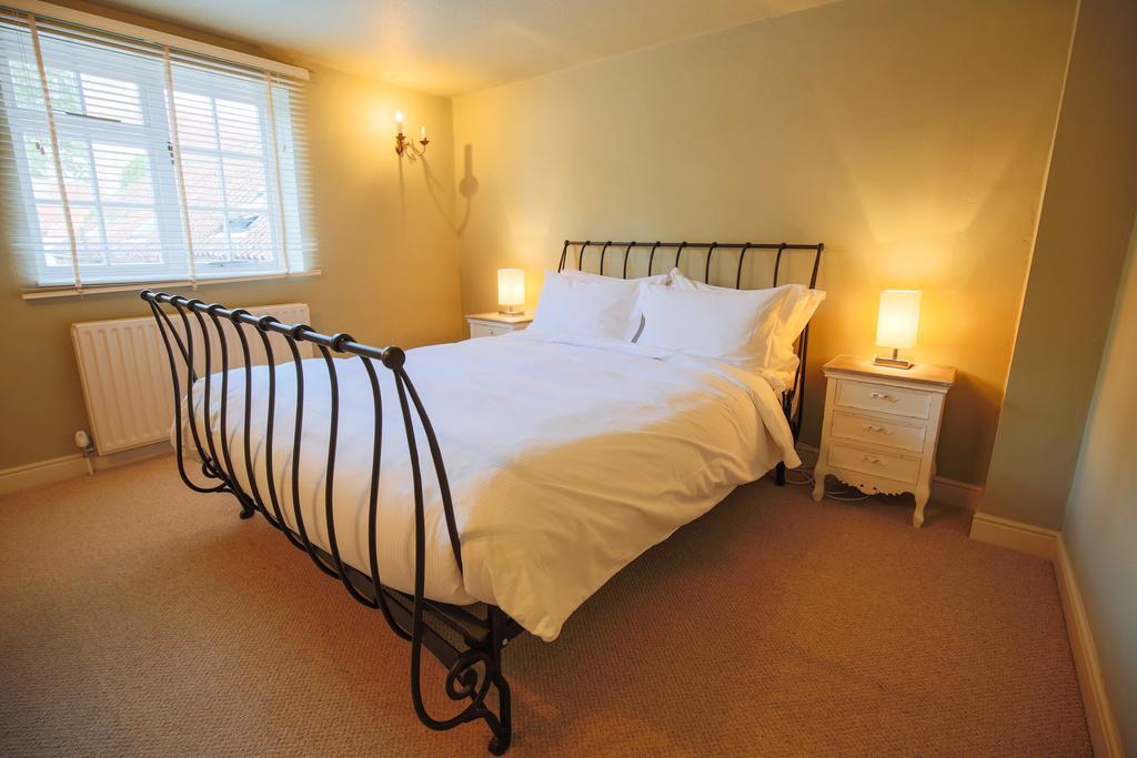 Fantinos Bed & Breakfast Thirsk Exterior photo